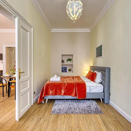 Spacious On Wenceslas Square Apartamento *
